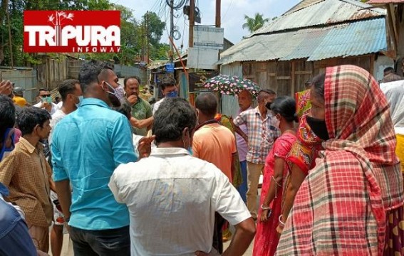 Locals blocked Pratapgarh Road due to drinking water crisis, chased away BJP Mondal activists from the spot 